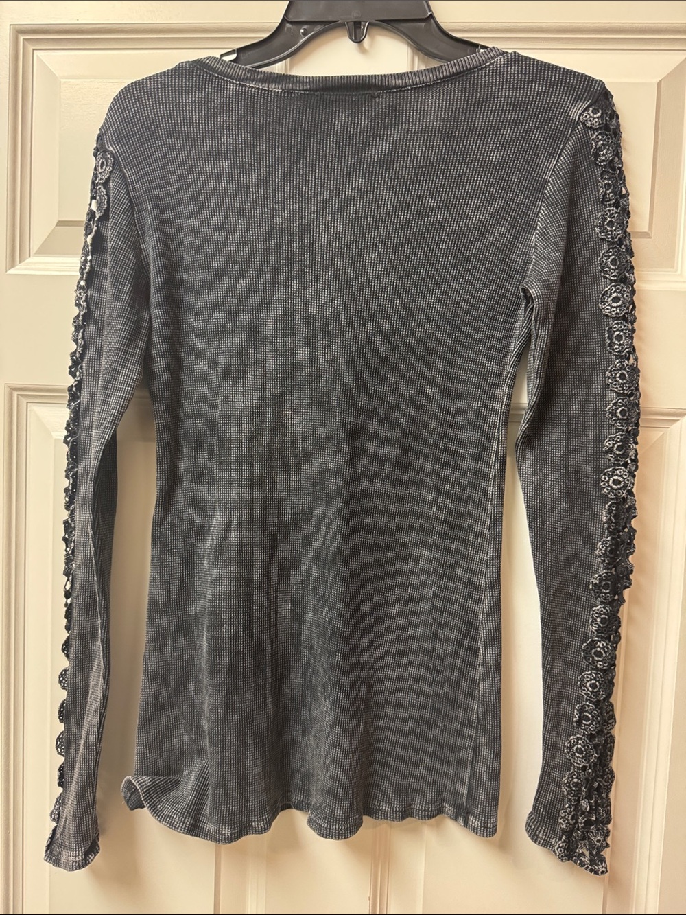 T Party Ribbed Long Sleeved Waffle Knit Henley with Lace-Trim Sleeves - Size S - Picture 7 of 7